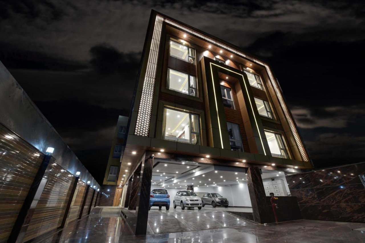 Golden Tree Hotell Noida Exteriör bild
