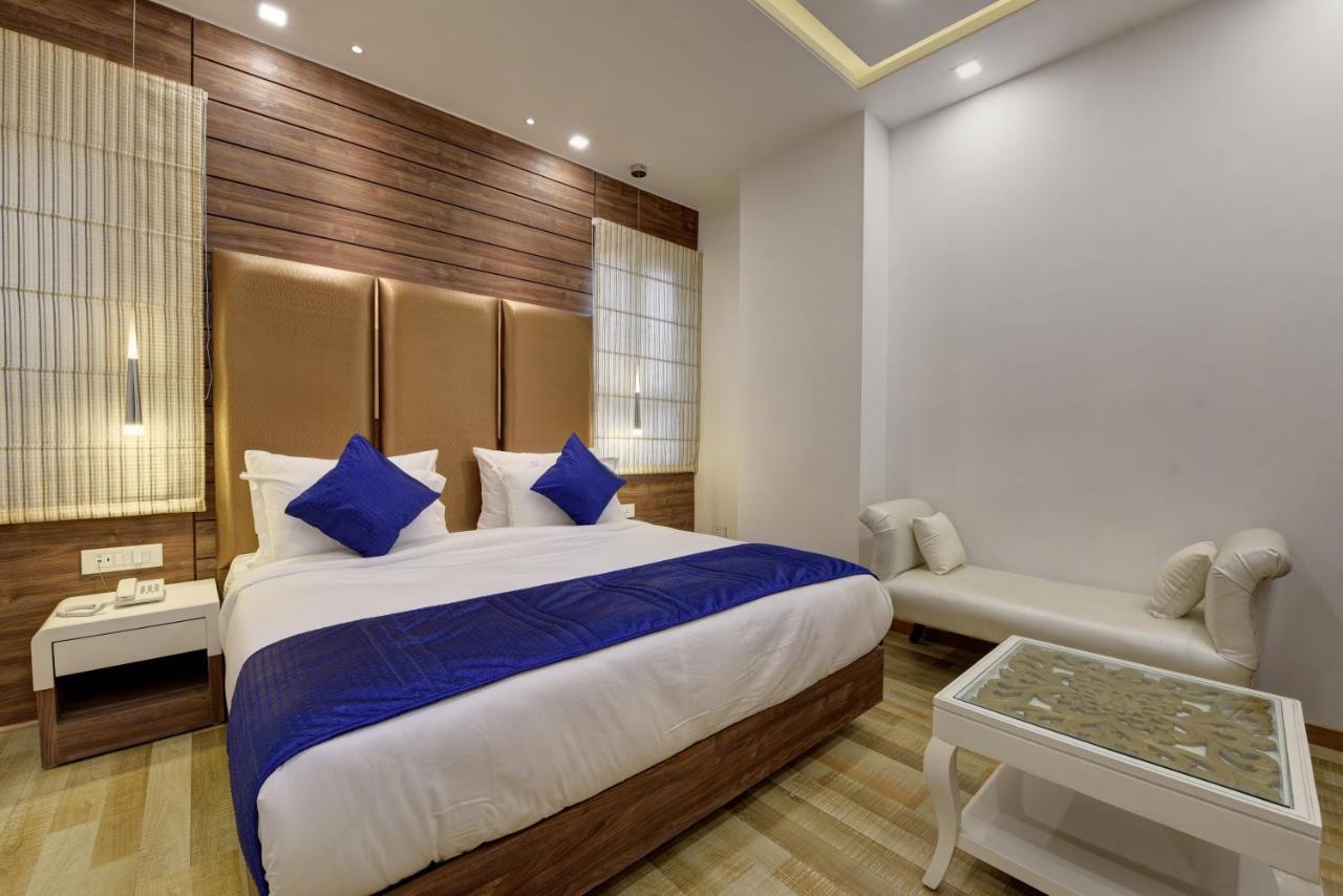 Golden Tree Hotell Noida Exteriör bild