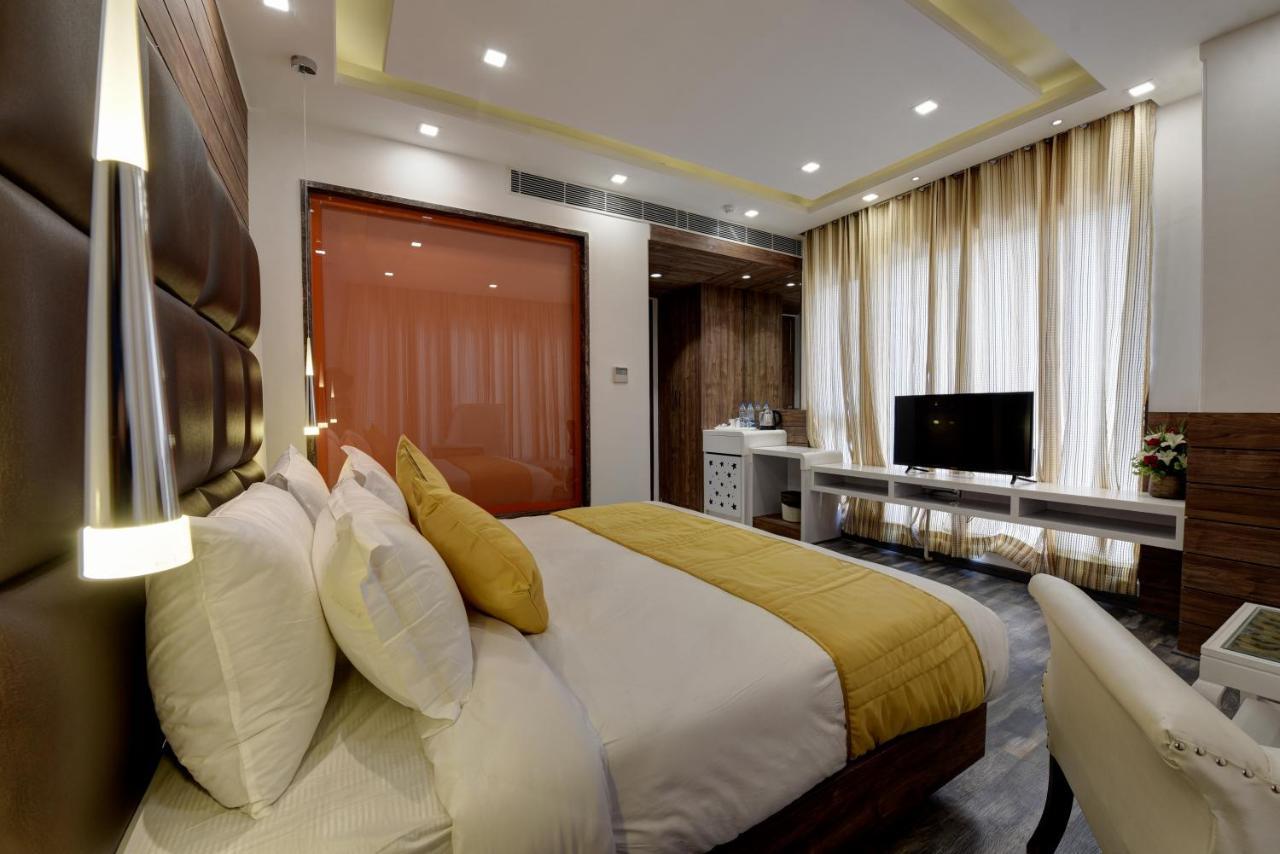 Golden Tree Hotell Noida Exteriör bild