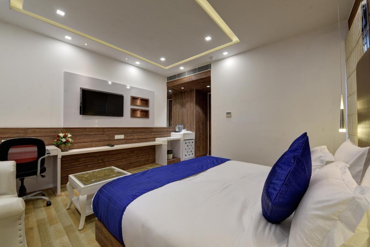 Golden Tree Hotell Noida Exteriör bild