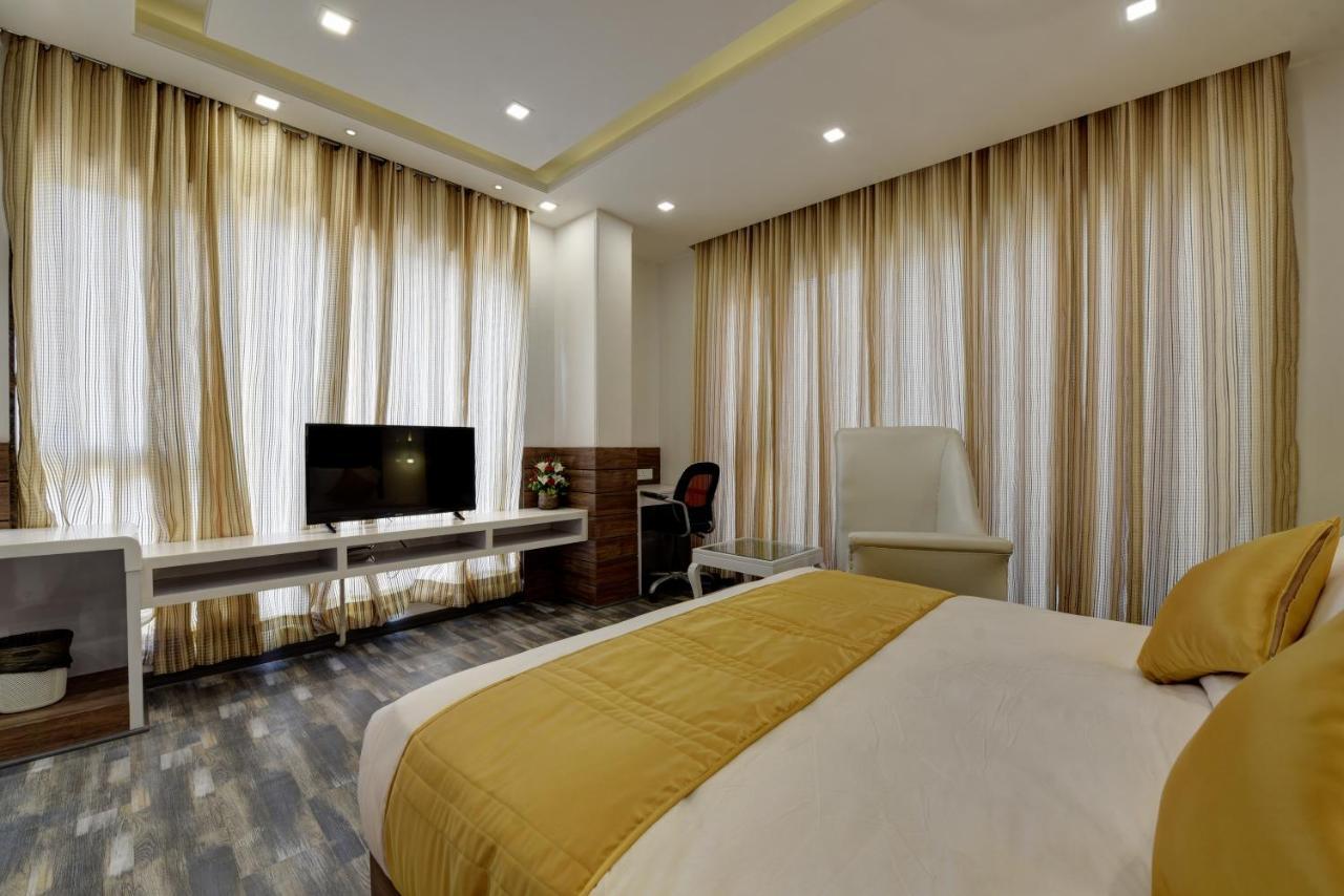 Golden Tree Hotell Noida Exteriör bild