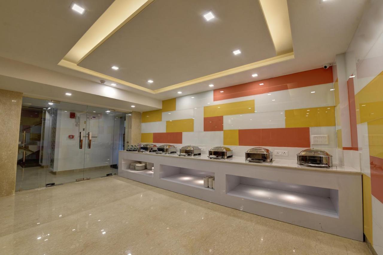 Golden Tree Hotell Noida Exteriör bild