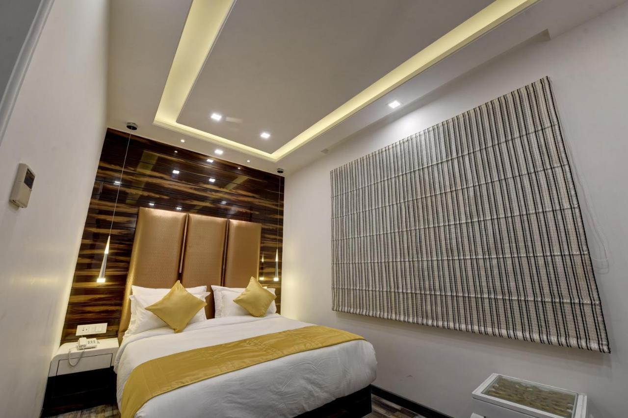 Golden Tree Hotell Noida Exteriör bild