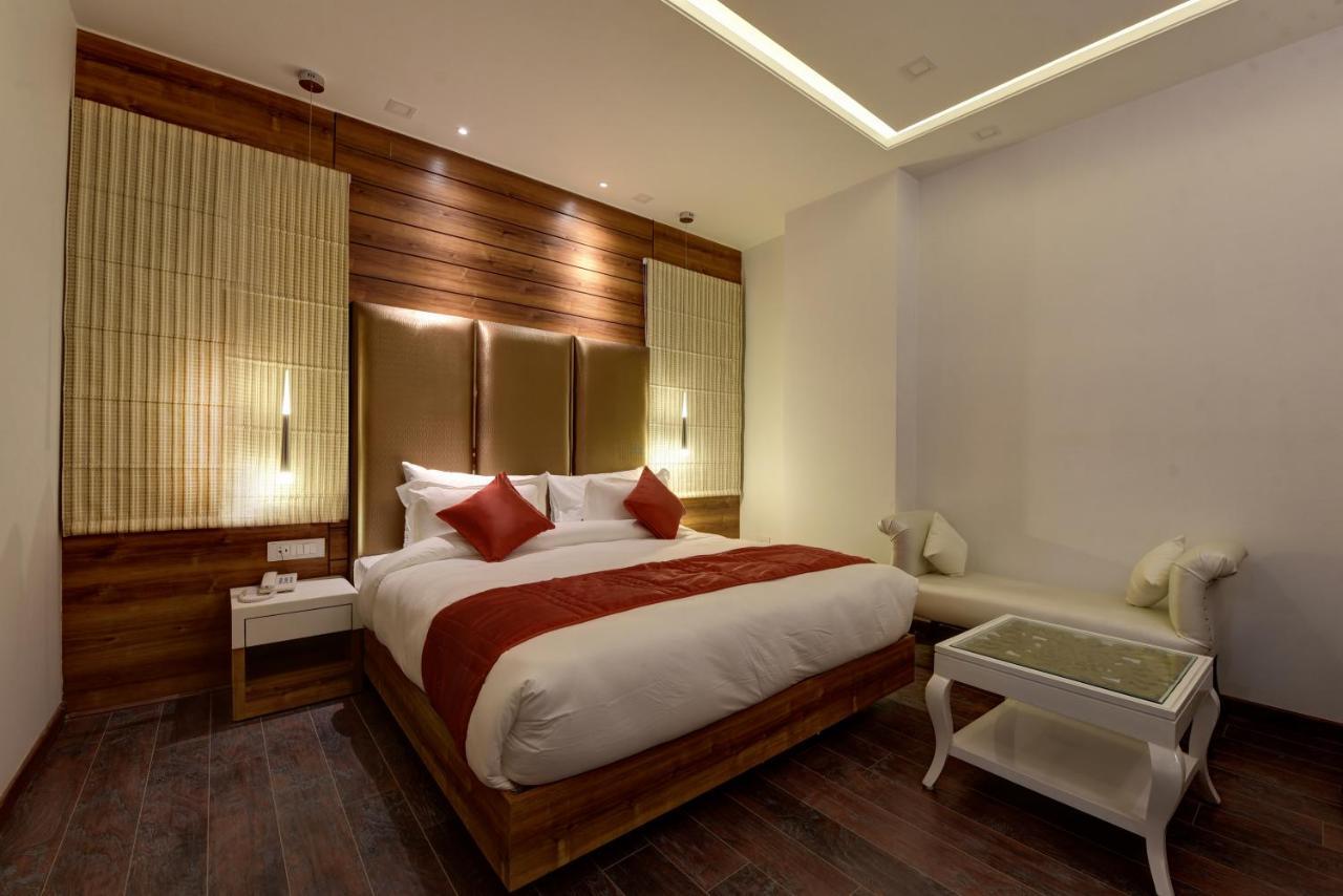 Golden Tree Hotell Noida Exteriör bild