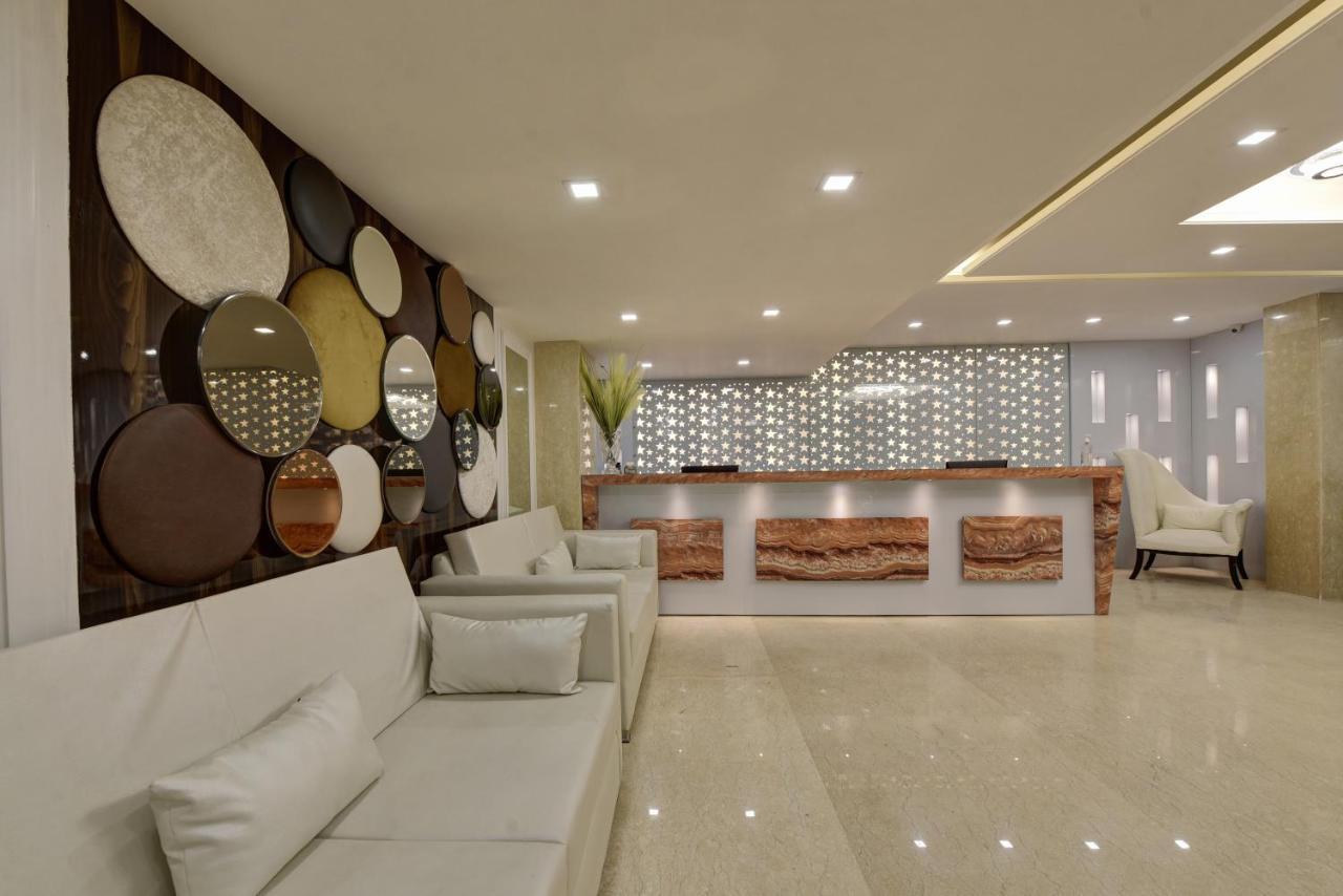 Golden Tree Hotell Noida Exteriör bild