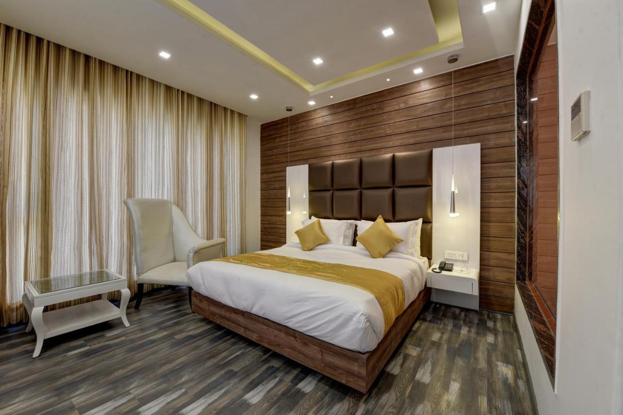 Golden Tree Hotell Noida Exteriör bild