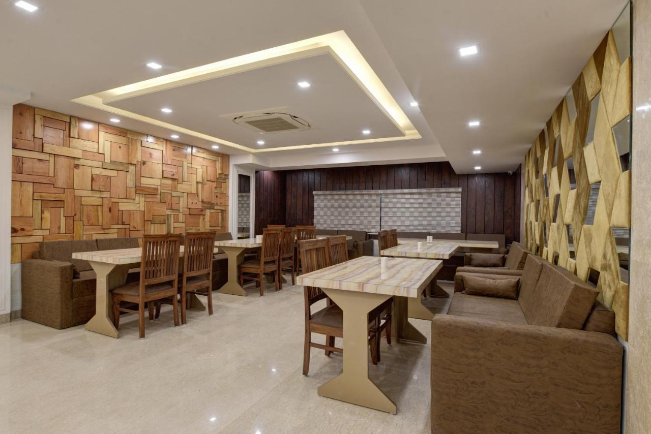 Golden Tree Hotell Noida Exteriör bild